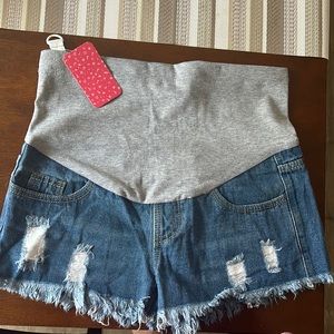 Distressed maternity shorts